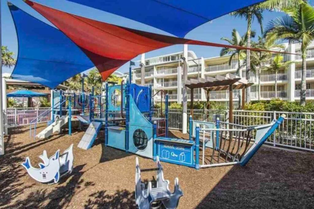 Ocean View - Alexandra Headlands Beachfront Unit Exterior photo